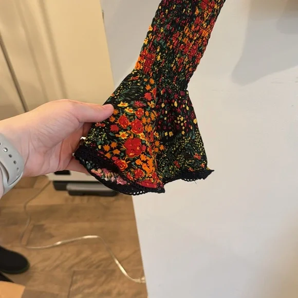 NWT Free People Amelia Printed Blouse Top Size XS Smocked Bell Sleeves Floral - Picture 5 of 7